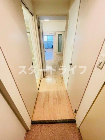 大阪市淀川区宮原１丁目の賃貸マンションの玄関