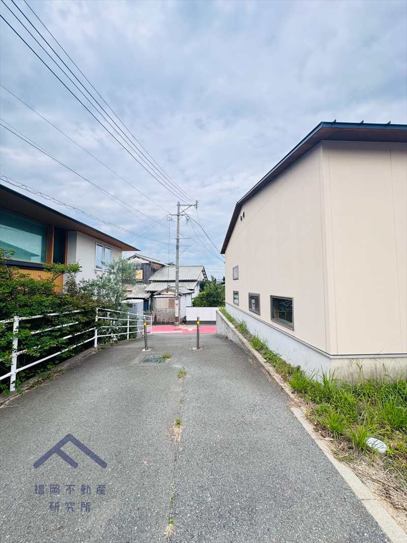 糟屋郡新宮町大字湊　戸建ての前面道路含む現地写真