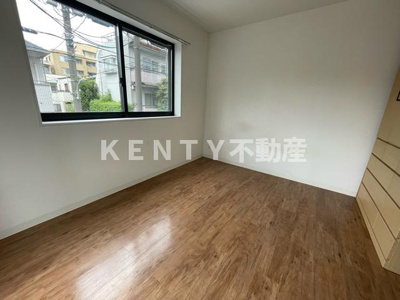【居間・リビング】 | Ｇａｌｌｅｒｙ　ＶＩＬＬＡ　Ｃｈｉｄｏｒｉ | こちらの居間で趣味の時間をお楽しみください