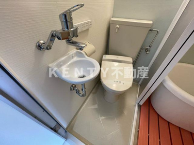 【トイレ】 | Ｇａｌｌｅｒｙ　ＶＩＬＬＡ　Ｃｈｉｄｏｒｉ | 落ち着いた色調のトイレです