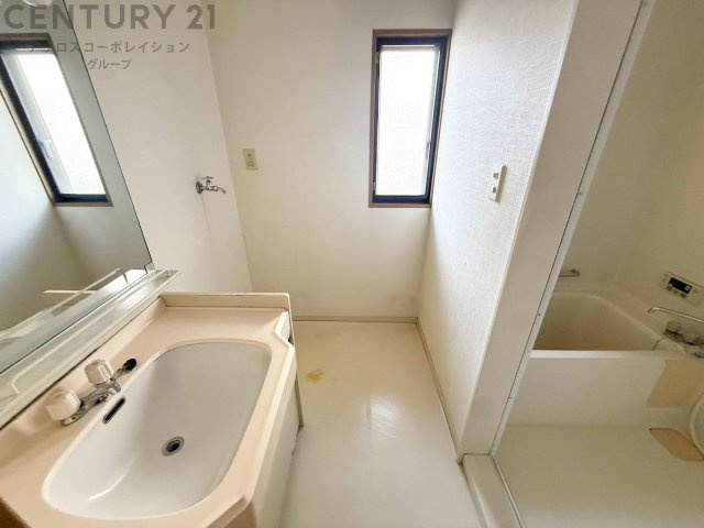 安心のミサワホーム施工：大手のハウスメーカーが施工した、しっかりとした造りの住まいです。広々としたLDK：2階のリビングダイニングキッチンは約20帖もの広さがあり、家族でゆったり過ごせます。