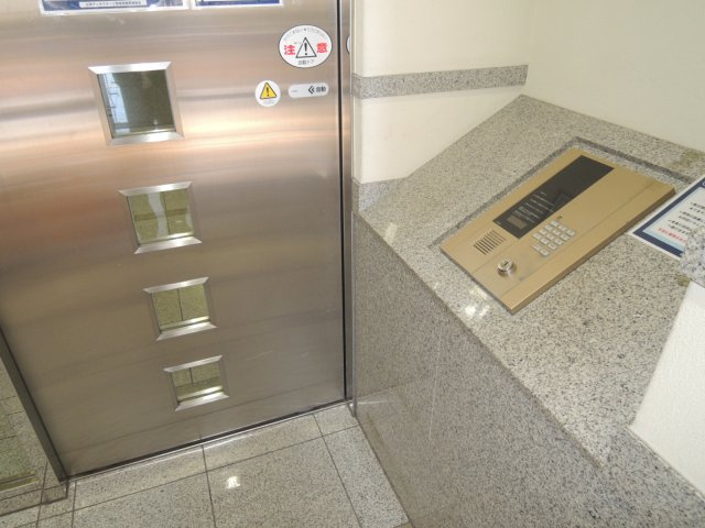 【エントランス】