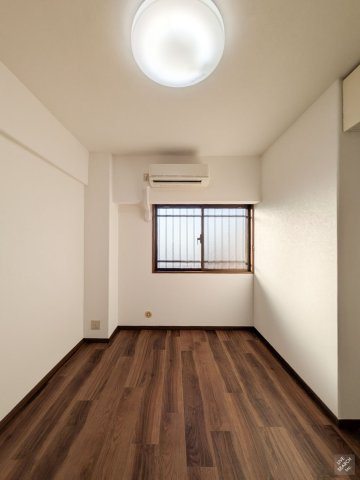 【寝室】