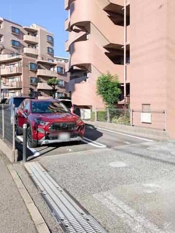 【駐車場】
