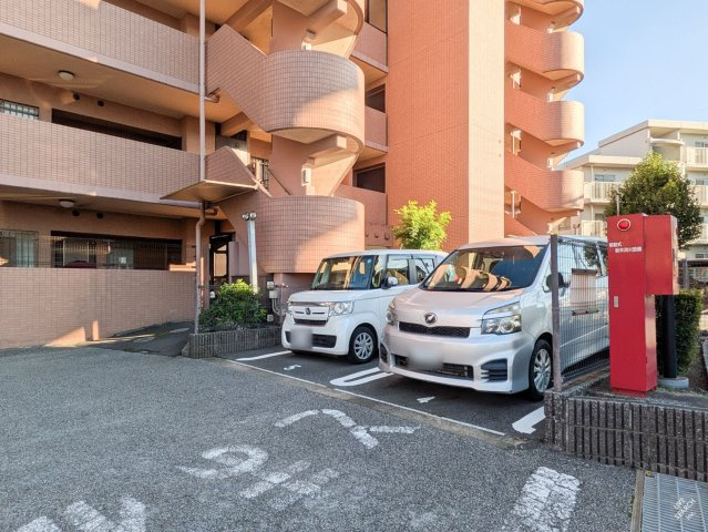 【駐車場】