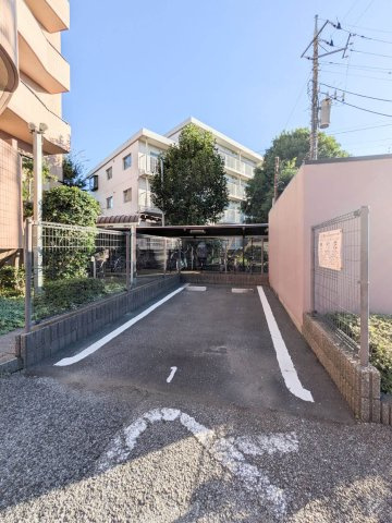 【駐車場】