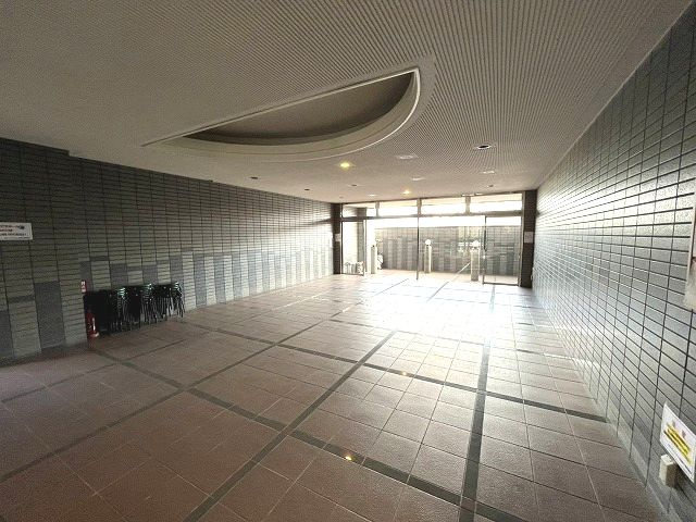 【エントランス】 | クローバーマンション空港東２