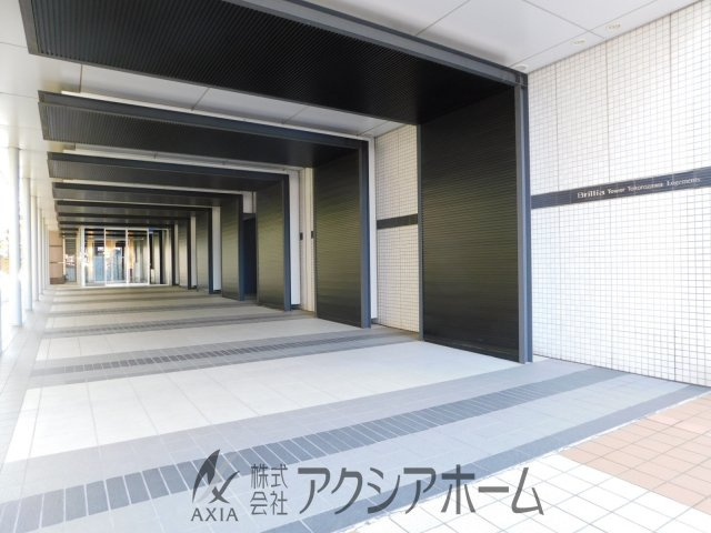 ブリリアタワー所沢ロジュマンのエントランス