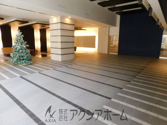ブリリアタワー所沢ロジュマンのエントランス