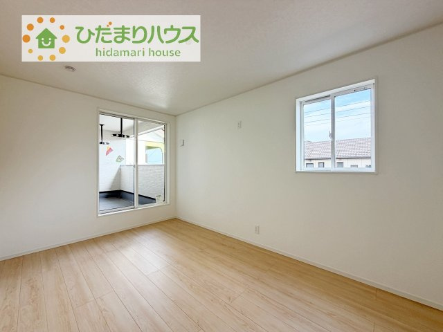 【寝室】 | 阿見町上長第1　新築戸建 | 広めの主寝室は、ベッドの他にもパソコンデスクやドレッサーなども置けちゃいます(*^-^*)