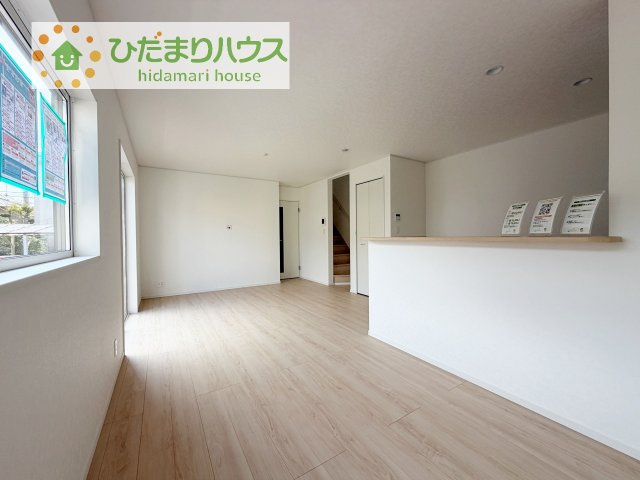 【居間・リビング】 | 阿見町上長第1　新築戸建 | 南向きのリビングではぽかぽかの日差しが感じられます☆彡