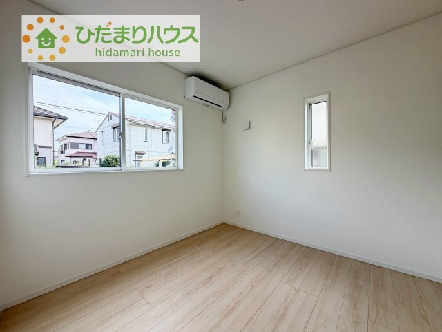 【洋室】 | 阿見町上長第1　新築戸建 | 二面彩光で明るい空間を演出してくれます(*^^*)