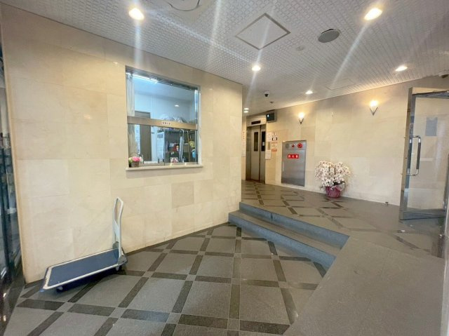 ローズコーポ新大阪9のロビー