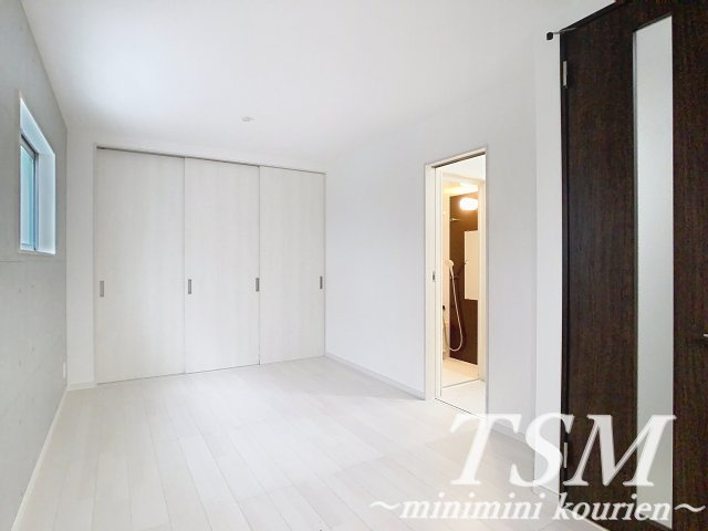 グラン寝屋川の居間・リビング