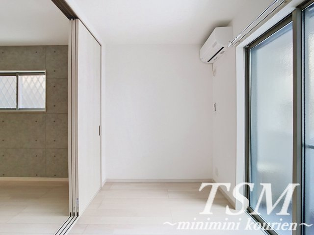 グラン寝屋川の洋室