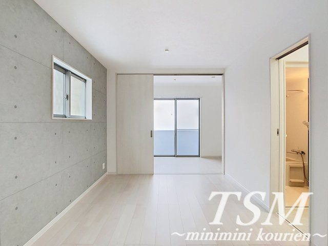 グラン寝屋川の居間・リビング