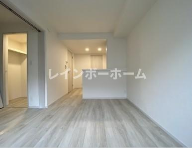 KEIAI RESIDENCEみのり台の居間・リビング