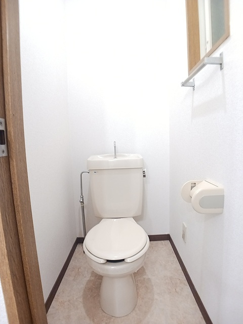 レビュ―弐番館のトイレ|コンパクトで使いやすいトイレです