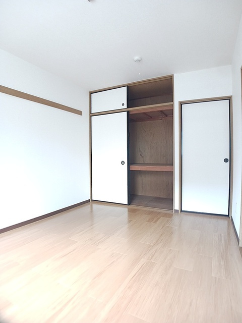 レビュ―弐番館の洋室|洋室です