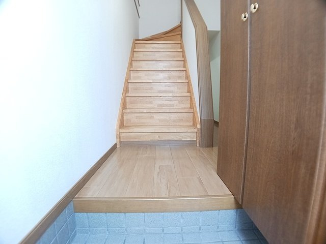 メゾン余部の玄関