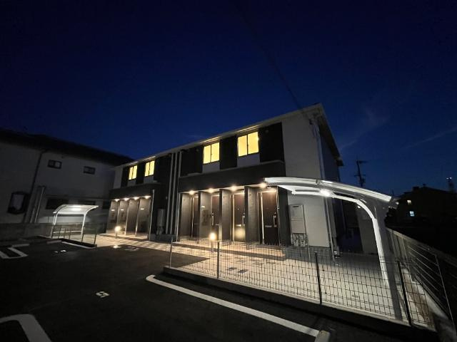 レミリアの外観|外観写真（夜）