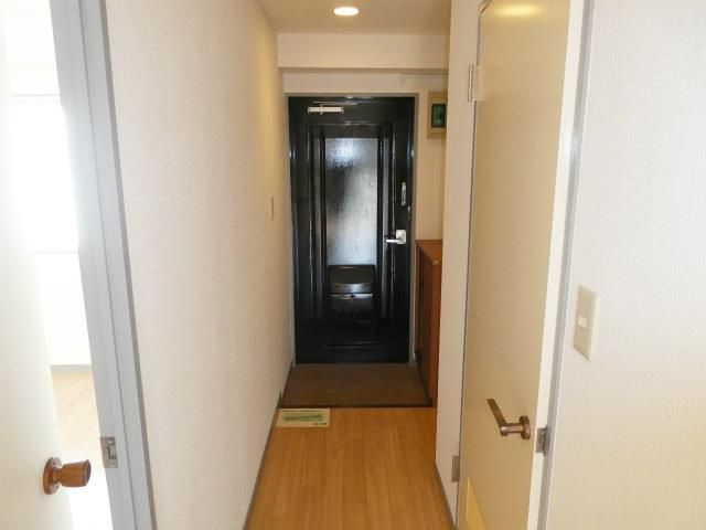 第５６新井ビルの玄関