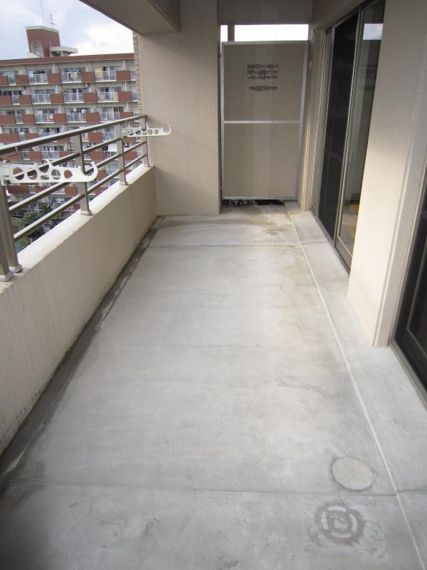 福岡市南区三宅３丁目の賃貸マンションのバルコニー