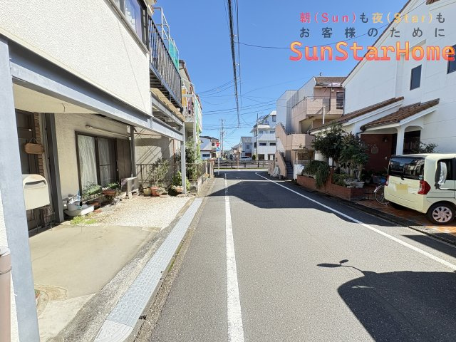 【サンスターホーム】青梅市河辺町6丁目　新築戸建1号棟の前面道路含む現地写真