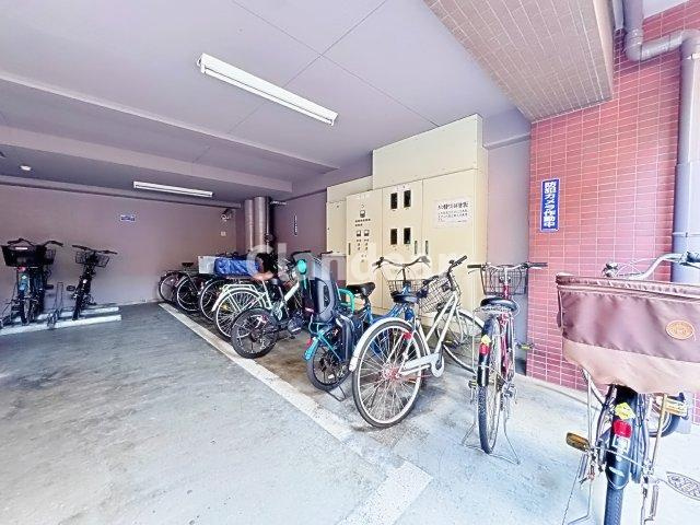 レクセルマンション錦糸町の駐輪場|ドキドキの新生活も、安心してスタート。ぴったりの住まいを見つけませんか？クランディアが一緒に住まい選びをサポートします‼　まずは、お気軽にお問合せください　＃クランディア