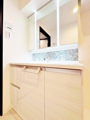 レクセルマンション錦糸町の独立洗面台|ドキドキの新生活も、安心してスタート。ぴったりの住まいを見つけませんか？クランディアが一緒に住まい選びをサポートします‼　まずは、お気軽にお問合せください　＃クランディア