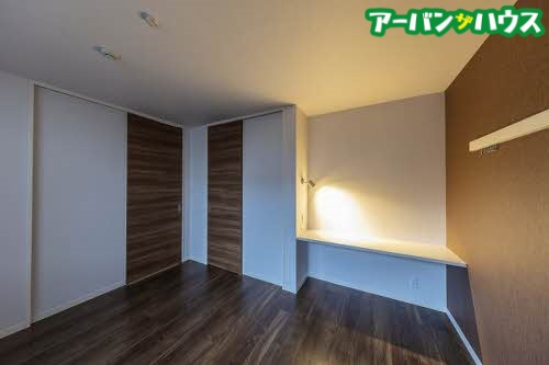 コモンドーレの洋室