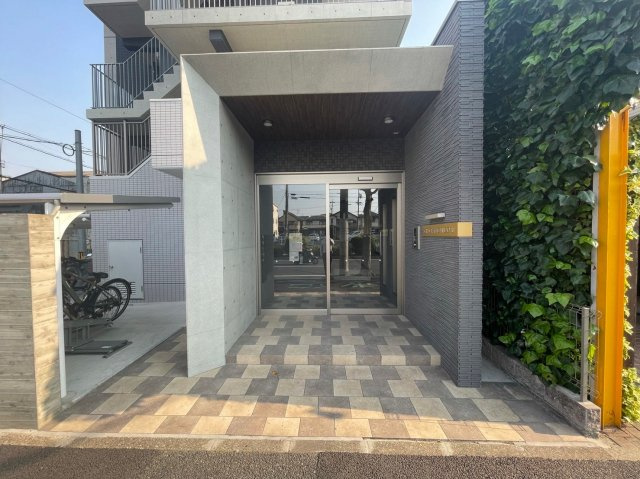グレース弥富通のエントランス