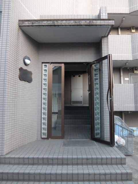 モンレーヴ・ナカのエントランス