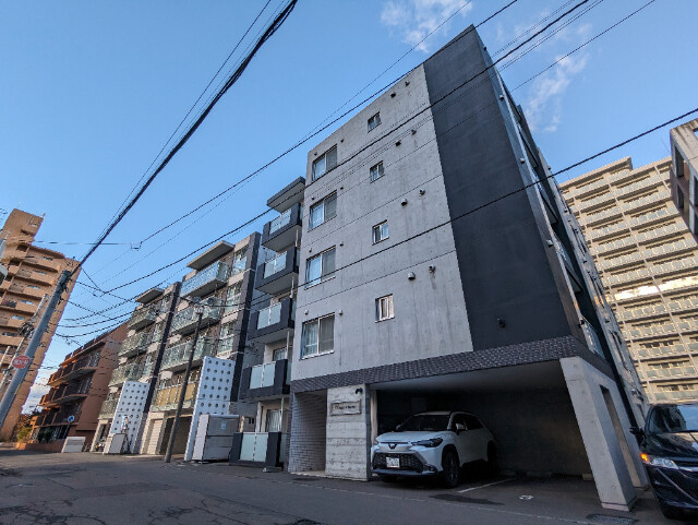 Ｃ’ｓ　Ｓｑｕａｒｅ　ＫＯＴＯＮＩ
