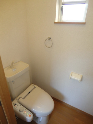キャッスルウォールカーサのトイレ|清潔感のあるトイレです