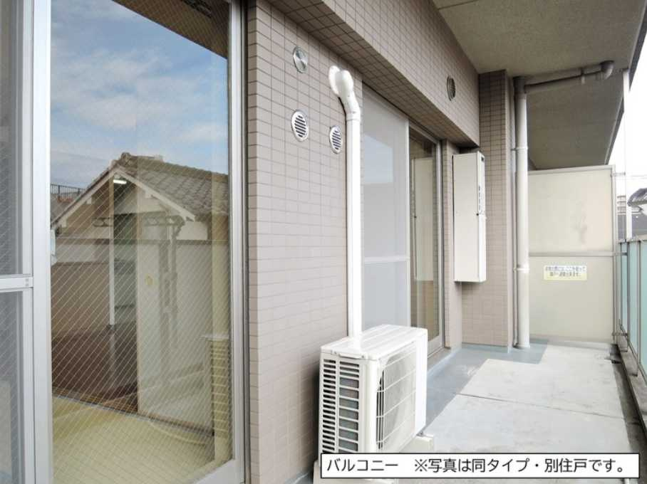 フロール横浜入江町第2のバルコニー