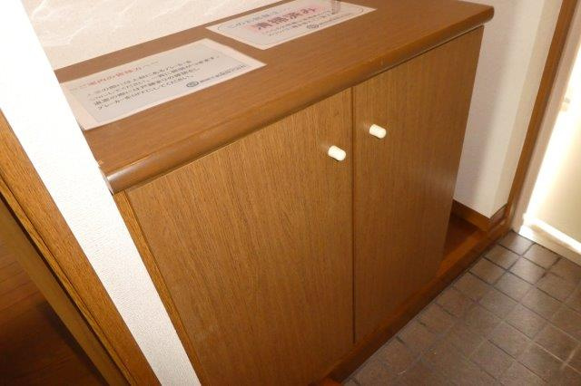 プリムローズコートの玄関|シューズボックス