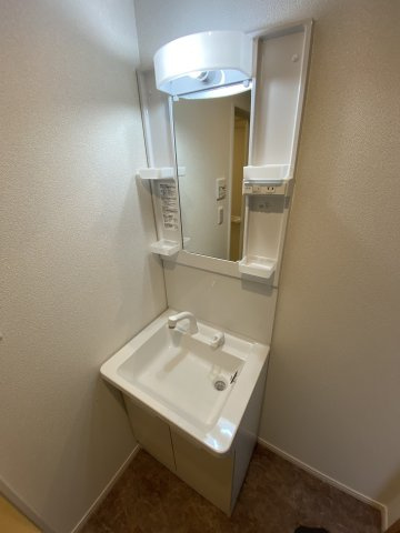 ベイルーム横須賀の独立洗面台|使いやすい独立洗面台です