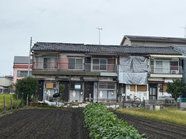 寝屋川市池田2丁目テラスハウスの外観
