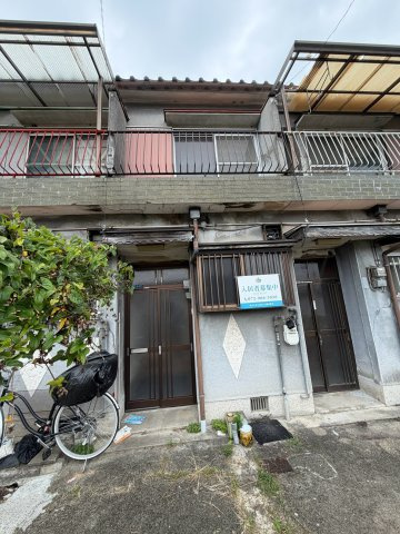 寝屋川市池田2丁目テラスハウスのエントランス