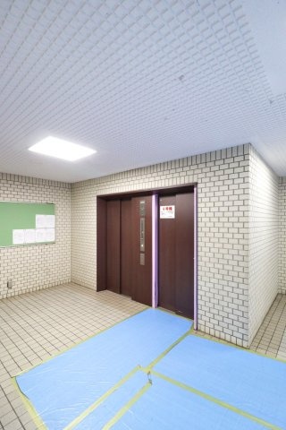 東大島ファミールハイツ１号館のその他共用部分|東大島ファミールハイツ１号館：エレベーターがありお部屋までの移動も楽々！
