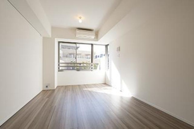 【居間・リビング】 | パークアクシス恵比寿 | ※写真は同タイプ住戸です。