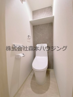 【トイレ】 | 　クリエオーレ雁屋西町 | 落ち着いた色調のトイレです