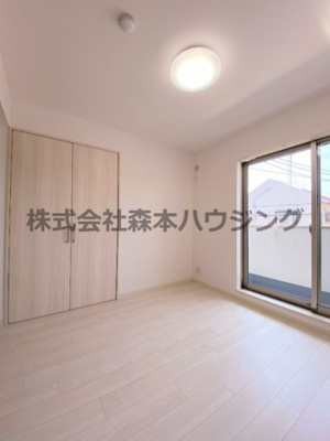 【寝室】 | 　クリエオーレ雁屋西町 | 落ち着いて過ごせるお部屋なので、寝室にいかがでしょうか
