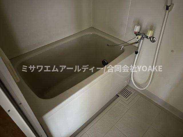 マンションウィズの浴室|別号室の写真となります。現況優先。