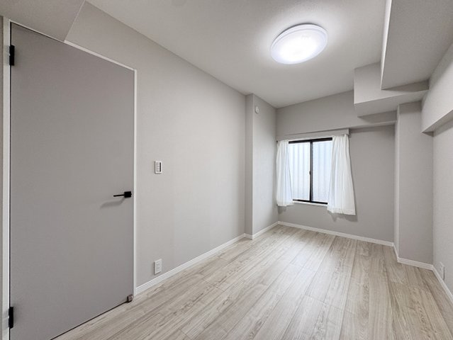 ウッディライフお花茶屋の洋室|ドキドキの新生活も、安心してスタート。ぴったりの住まいを見つけませんか？クランディアが一緒に住まい選びをサポートします‼　まずは、お気軽にお問合せください　＃クランディア