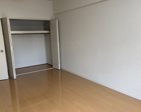 グランドパレス学園前Ｄ棟の洋室