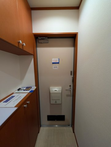 メゾン青柳の玄関