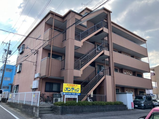 リンピア小野田の外観