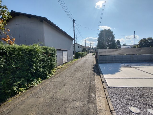 【前面道路含む現地写真】の画像